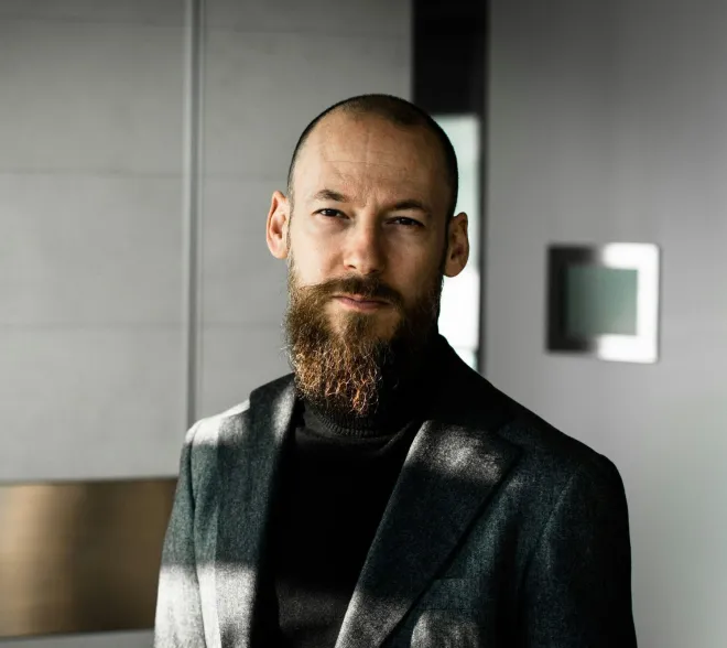 Portraitfoto des Kunden und Friseursalon-Inhaber Giovanni Di Meglio